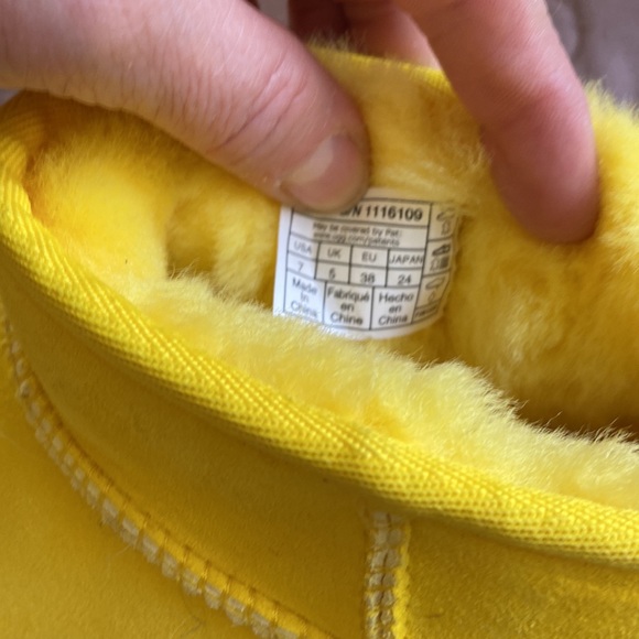 UGG Boots - Picture 4 of 5